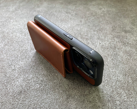 Motto Noblessa iPhone case and wallet