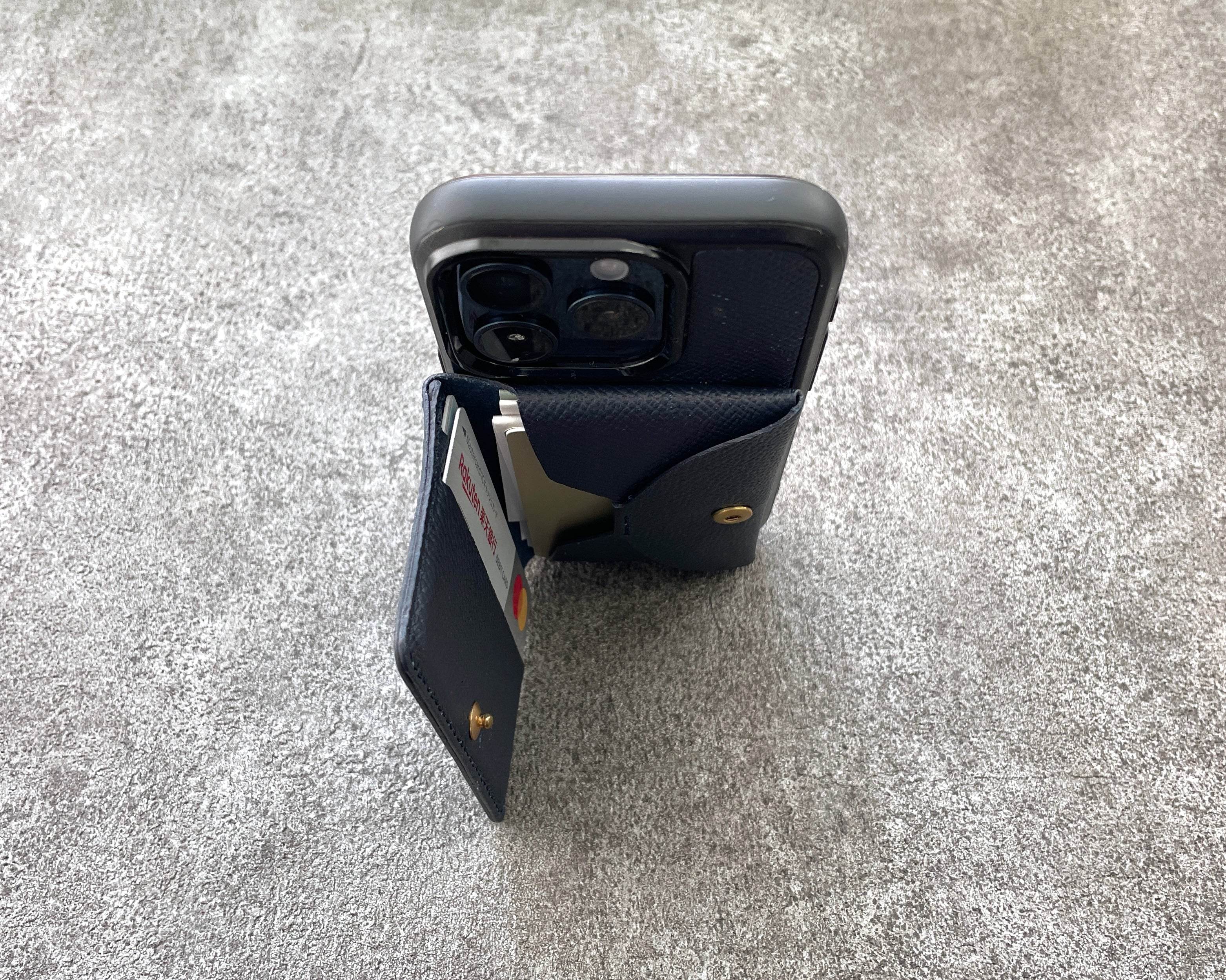 Motto Noblessa iPhone case and wallet