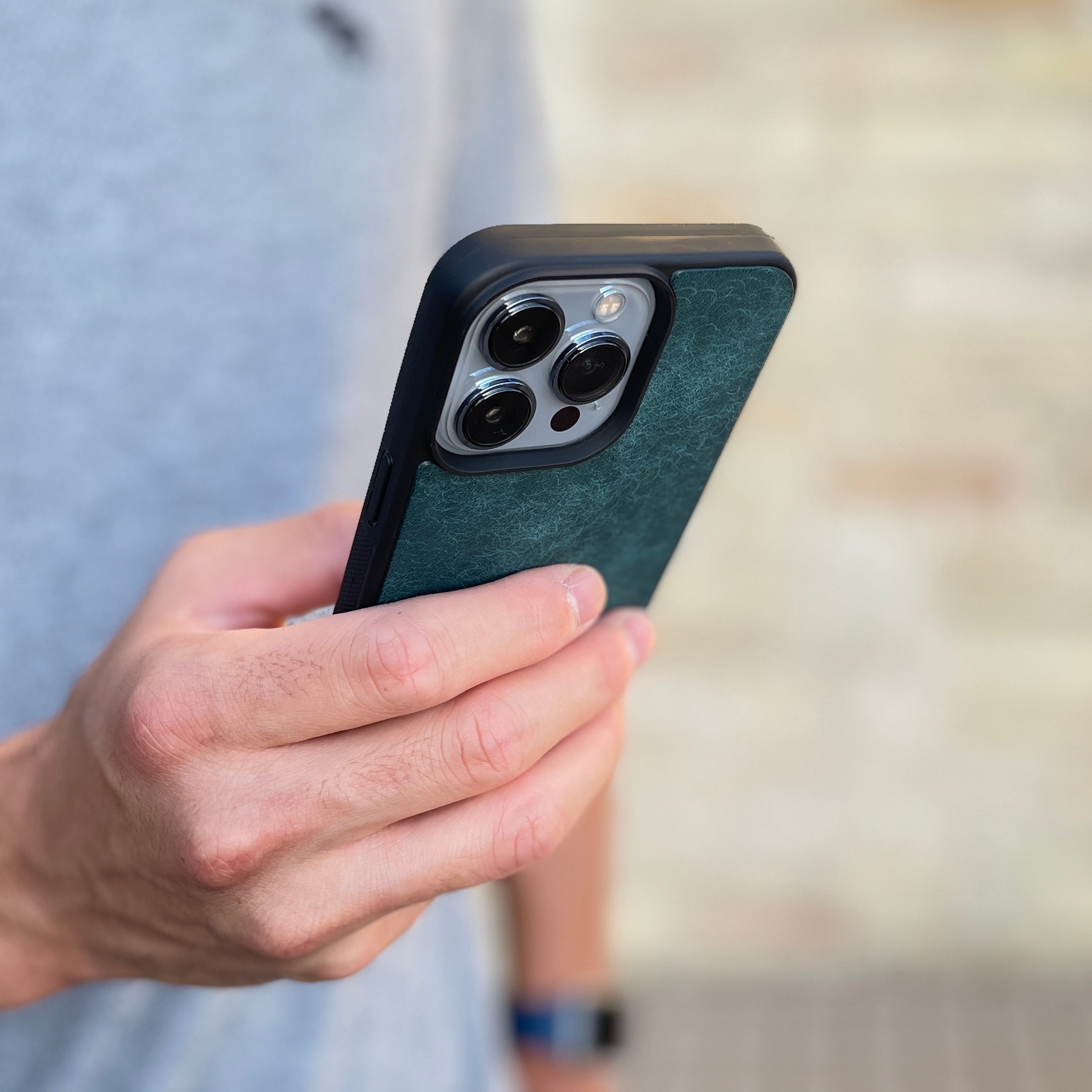 iPhone case Moshi Noblessa